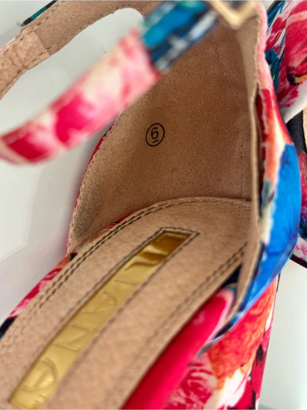 Floral Block Heel Ankle-Strap Sandals - Multicolor Size 6